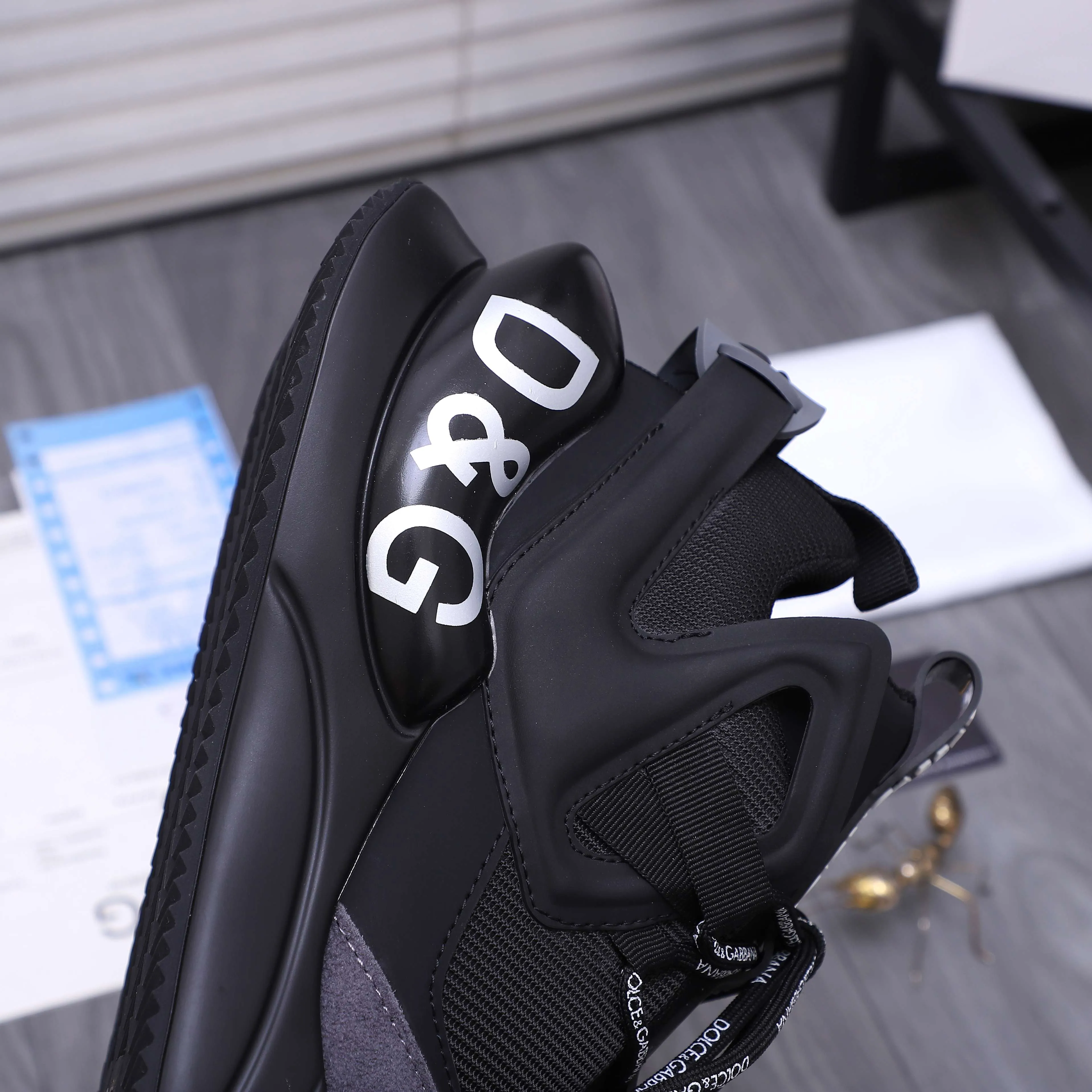 Men's shoes 💰540 Product trademark: DG (Dolce & Gabbana) couple's casual shoes Regular size: 36-46 Product materials: Selected fly woven breathable upper, mesh lining, cowhide insole, original outsole